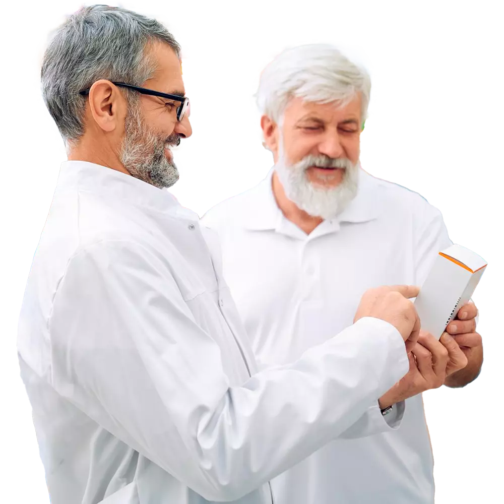 Médicos analisando medicamento